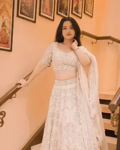 Escort Ahore